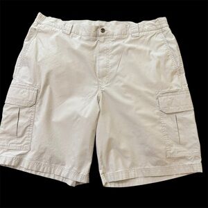 L.L. Bean Men’s Light Weight Cargo Shorts  Waist Pants in Stone